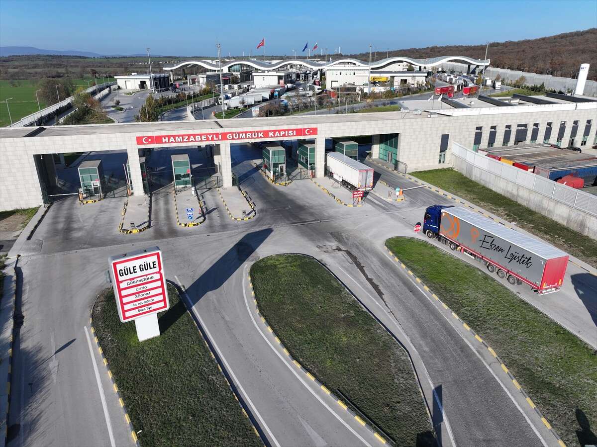 Çiftçi eylemi TIR trafiğini durdurdu 1